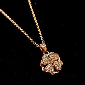 Shiny Clover Necklace (Rose Gold)